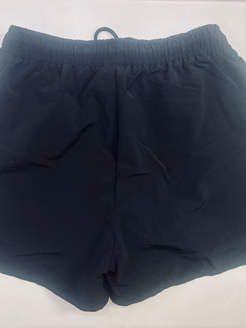 S ALO Yoga ALUMNI Black Athletic Shorts Elastic Waist Side Pockets NWOT Casual - Picture 7 of 7